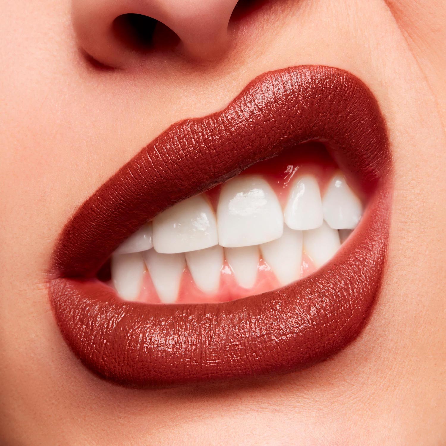 POWDER KISS VELVET BLUR SLIM STICK (BARRA PARA LABIOS)